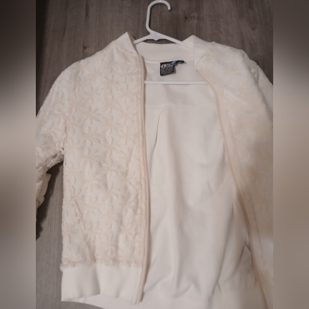 Brand new never used white flower picture jacket